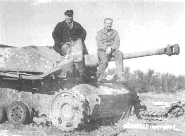 Image: Destroyed German Sturmgeschütz in Flatzbour, 1945